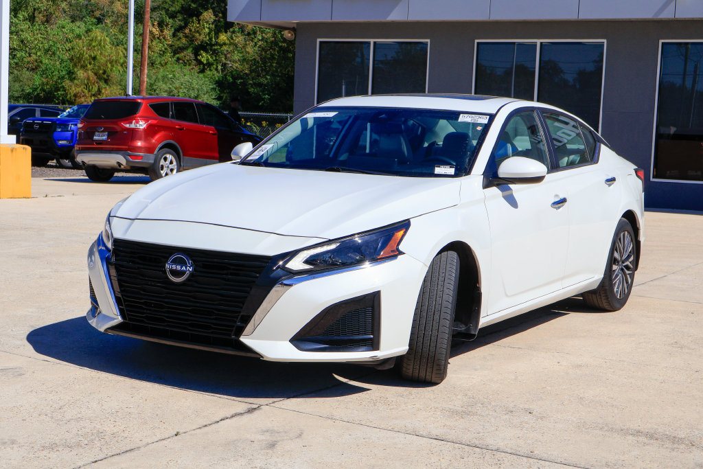 Used 2023 Nissan Altima 2.5 SV w/ SV Premium Package FWD image 24