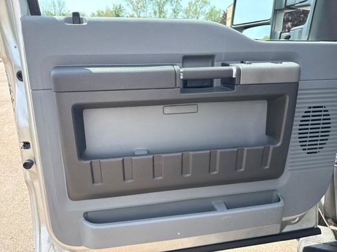 Used 2012 Ford F350 XLT w/ XLT Interior Pkg AWD/4WD image 13