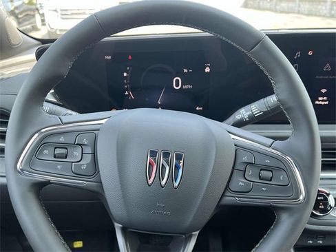 Used 2025 Buick Envista Preferred w/ Convenience I Package image 20