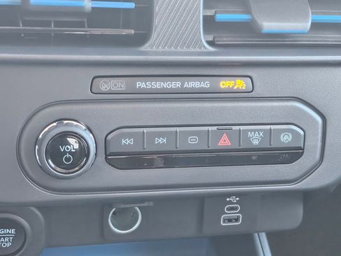 New 2025 Ford Maverick XLT image 18