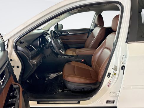 Used 2019 Subaru Outback 3.6R Touring AWD/4WD image 10