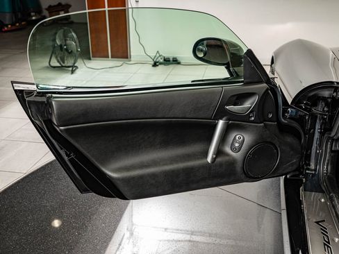 Used 2006 Dodge Viper SRT-10 image 24