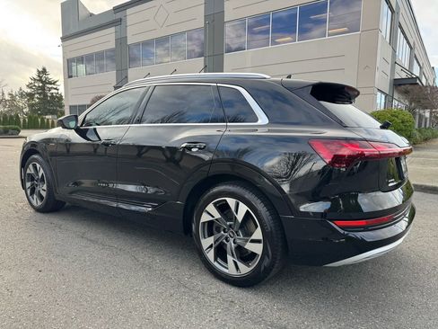 Used 2021 Audi e-tron Premium Plus w/ Premium Plus Package image 7