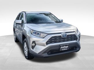 Used 2021 Toyota RAV4 XLE w/ XLE Grade Weather Package AWD/4WD video 2