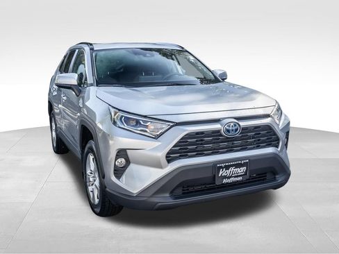 Used 2021 Toyota RAV4 XLE w/ XLE Grade Weather Package AWD/4WD image 2
