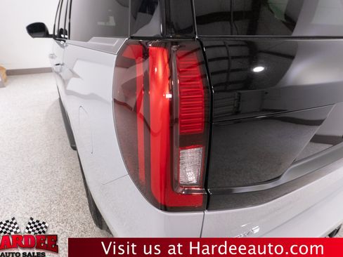 Used 2025 Ford Expedition Active AWD/4WD image 9