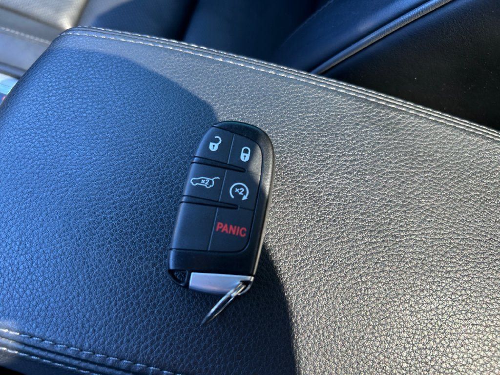 Used 2019 Jeep Grand Cherokee Summit w/ Platinum Series Group AWD/4WD image 32