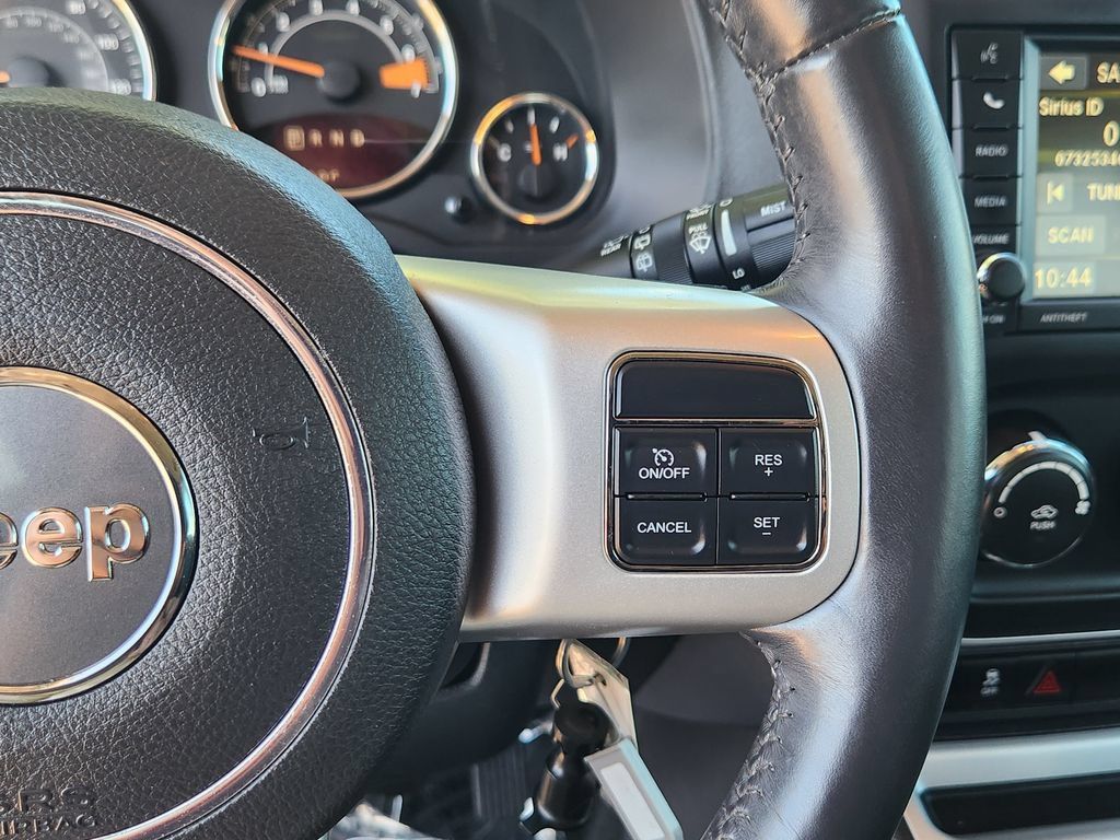 Used 2017 Jeep Compass High Altitude FWD image 17