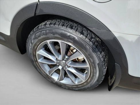 Used 2017 Hyundai Santa Fe Limited FWD image 12