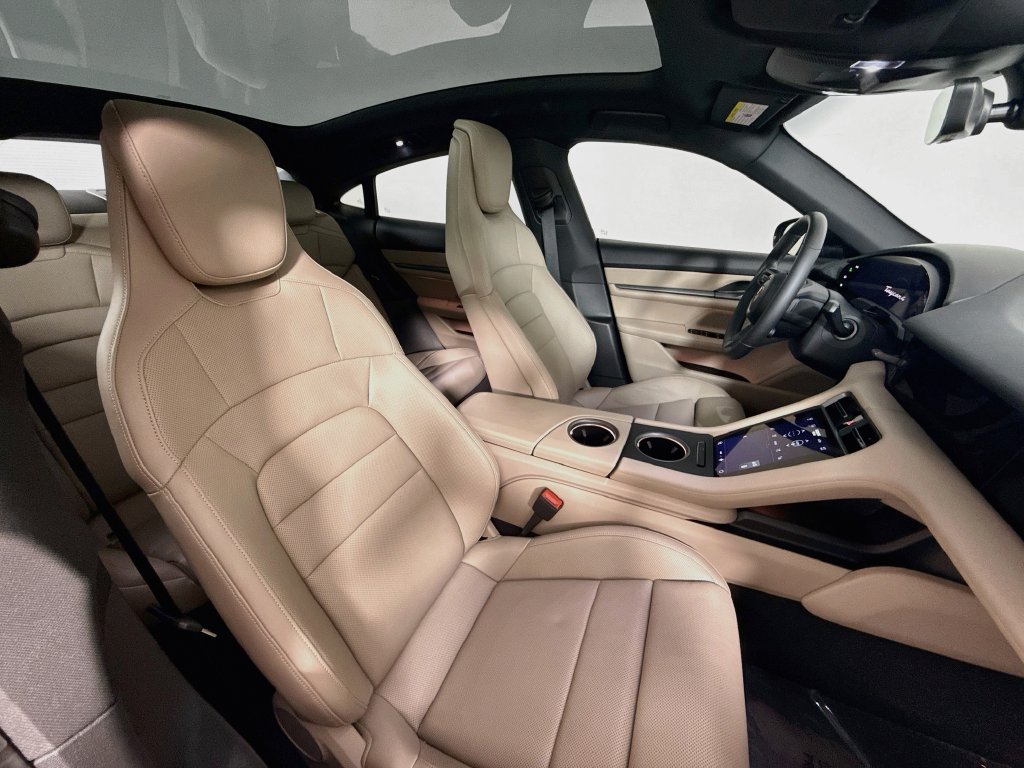 Certified 2025 Porsche Taycan AWD/4WD image 27