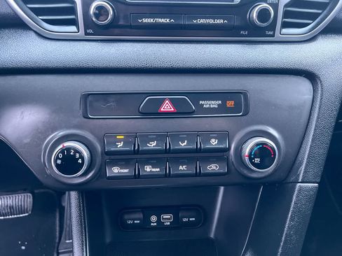 Used 2018 Kia Sportage LX image 19