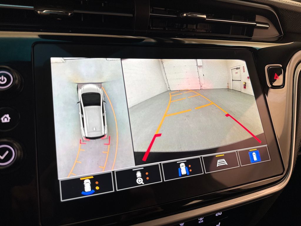 Certified 2023 Chevrolet Bolt LT FWD image 21