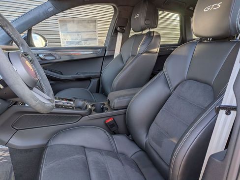 New 2026 Porsche Macan GTS image 5