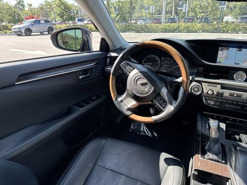Used 2016 Lexus ES 350 FWD image 21