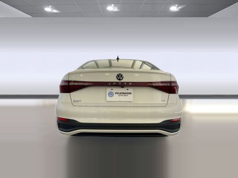 New 2026 Volkswagen Jetta SE image 8