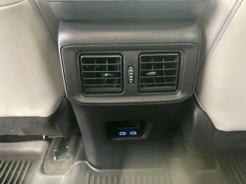 Used 2022 Toyota RAV4 Limited AWD/4WD image 24