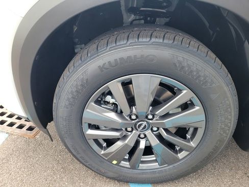 New 2025 Nissan Pathfinder SV w/ SV Premium Package image 12