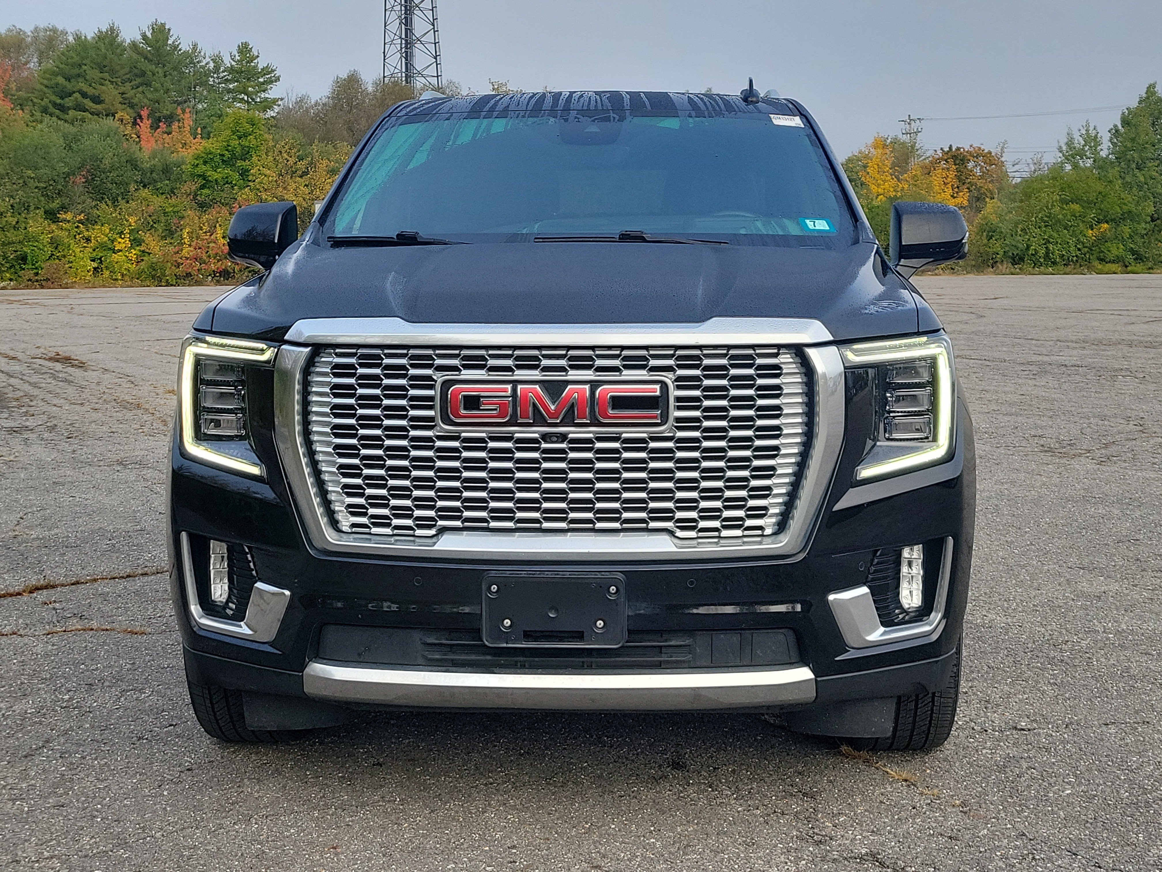 Used 2023 GMC Yukon Denali w/ Denali Reserve Package AWD/4WD image 2