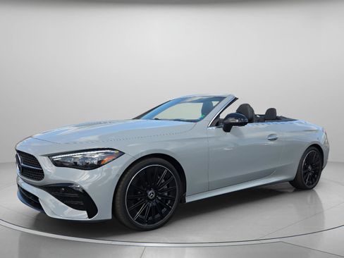 Used 2026 Mercedes-Benz CLE 450 4MATIC Cabriolet image 2