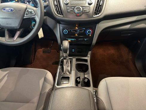 Used 2018 Ford Escape S image 19