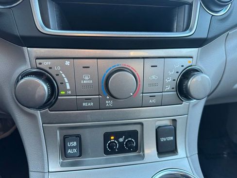 Used 2013 Toyota Highlander SE image 13