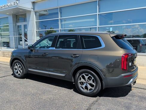 Used 2020 Kia Telluride EX AWD/4WD image 3