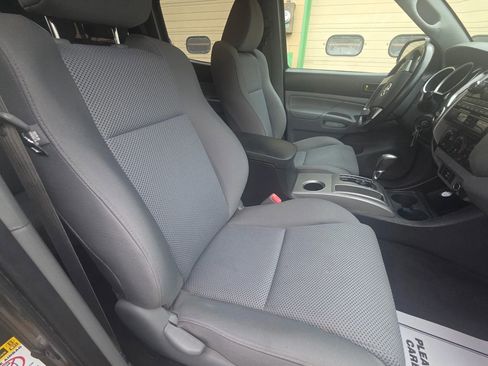 Used 2012 Toyota Tacoma 4x4 Double Cab w/ TRD Sport Pkg image 3