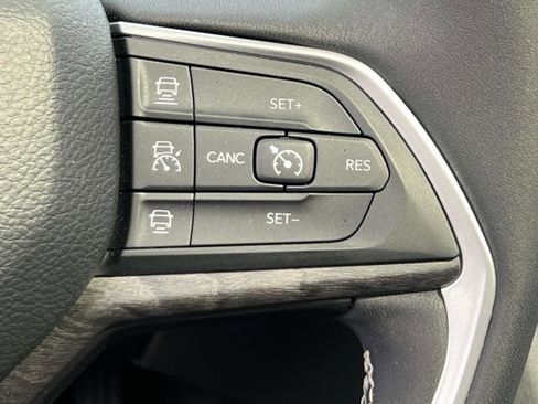 Used 2023 Jeep Grand Cherokee 30th Anniversary AWD/4WD image 22