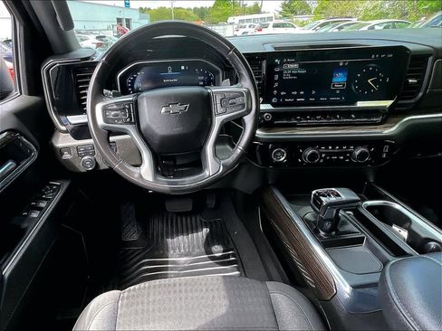 Used 2023 Chevrolet Silverado 1500 RST w/ Z71 Off-Road Package AWD/4WD image 16