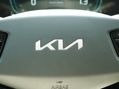 Certified 2024 Kia Niro EX Touring FWD image 13