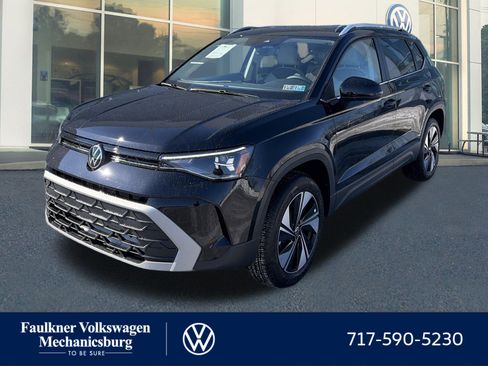 New 2026 Volkswagen Taos SE image 1