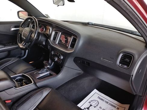 Used 2019 Dodge Charger SXT w/ Leather Interior Group RWD image 11