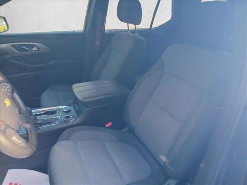 Used 2023 Chevrolet Traverse LT image 15