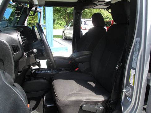 Used 2018 Jeep Wrangler Unlimited Sport S AWD/4WD image 20