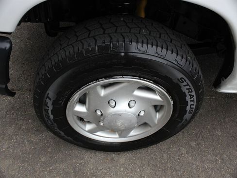 Used 2013 Ford E-150 and Econoline 150 w/ PWR Group image 19