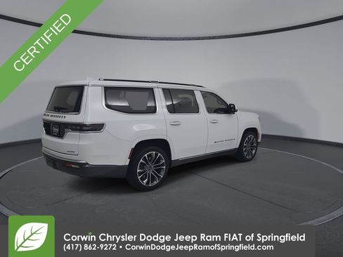 Used 2022 Jeep Grand Wagoneer Series III w/ Rear Seat Video Group 1 AWD/4WD image 15
