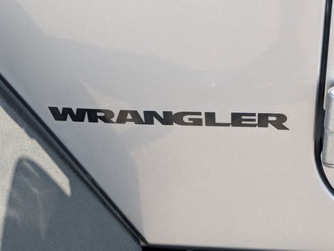 Used 2013 Jeep Wrangler Rubicon w/ PWR Convenience Group AWD/4WD image 15