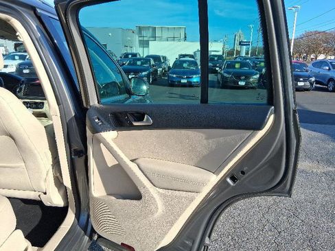 Used 2011 Volkswagen Tiguan S AWD/4WD image 20