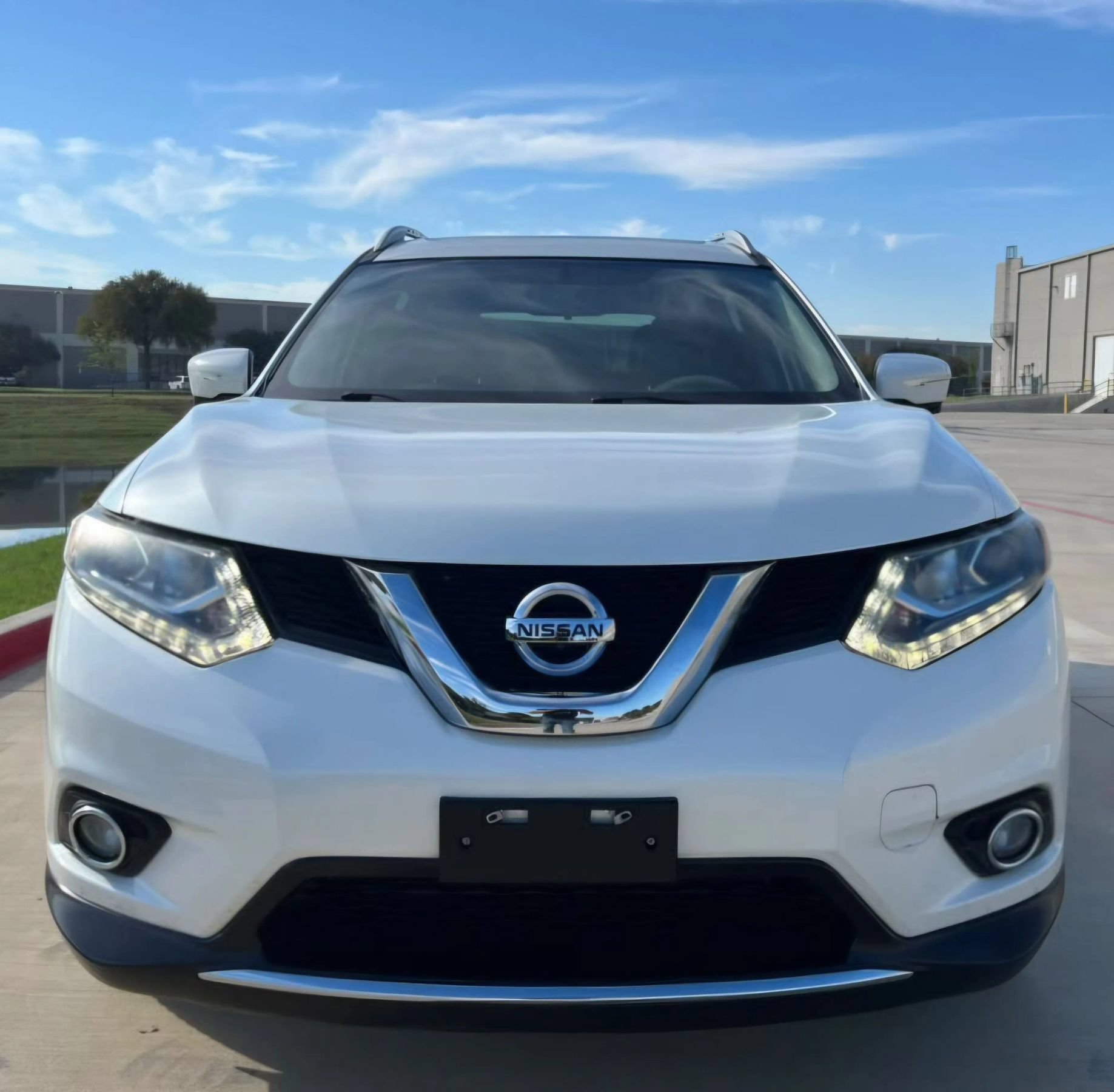 Used 2015 Nissan Rogue SL w/ SL Premium Package FWD image 2