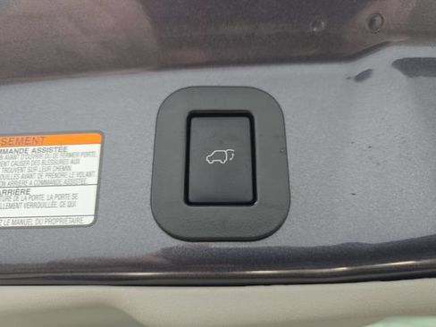 Used 2015 Toyota Venza Limited AWD/4WD image 33