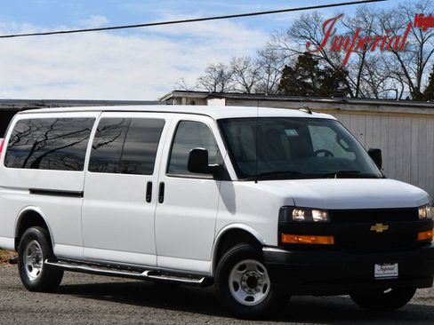 Used 2022 Chevrolet Express 3500 LS image 1