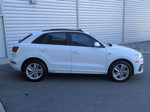 Used 2018 Audi Q3 2.0T Premium w/ Convenience Package image 2