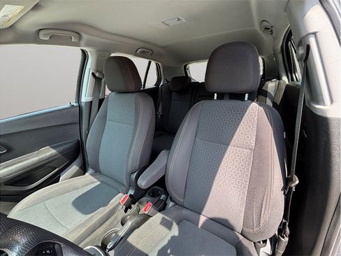 Used 2020 Chevrolet Trax LS w/ Tint and Cruise Package FWD image 13