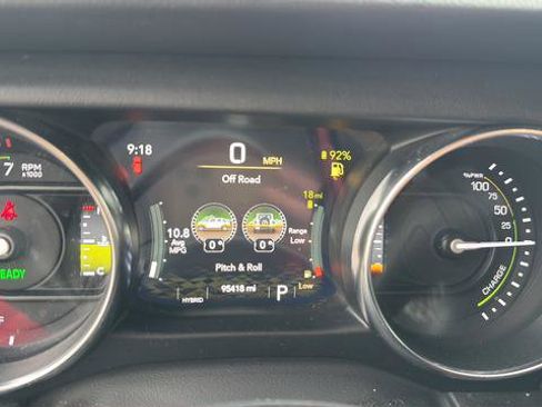 Used 2022 Jeep Wrangler Unlimited Sahara AWD/4WD image 10