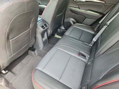 Used 2023 Buick Envision Essence w/ Sport Touring Package AWD/4WD image 9