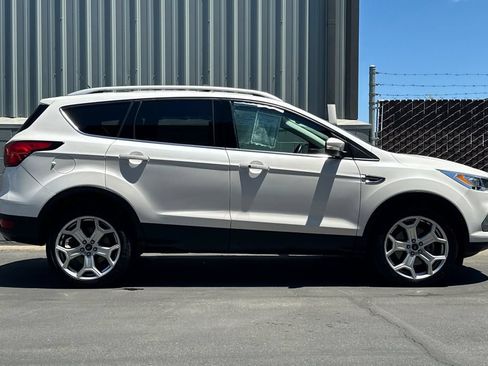 Used 2019 Ford Escape Titanium AWD/4WD image 3