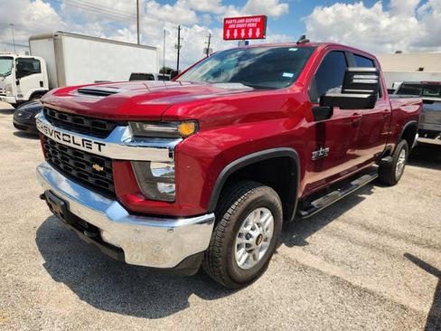 Used 2020 Chevrolet Silverado 2500 LT w/ Texas Edition RWD image 3