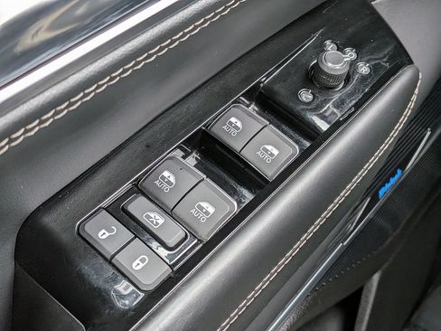 Used 2024 Jeep Grand Wagoneer L 4WD image 24