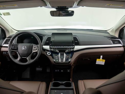 New 2026 Honda Odyssey Touring image 10