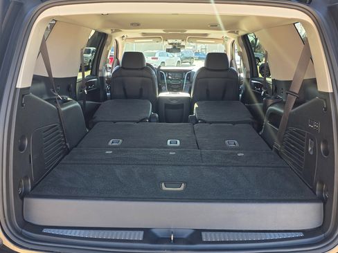 Used 2020 Cadillac Escalade Luxury image 23